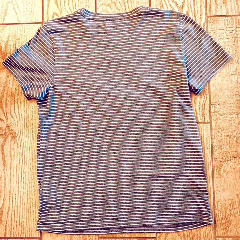 Hollister California gray white strip short sleeve T shirt size medium - Picture 3 of 4